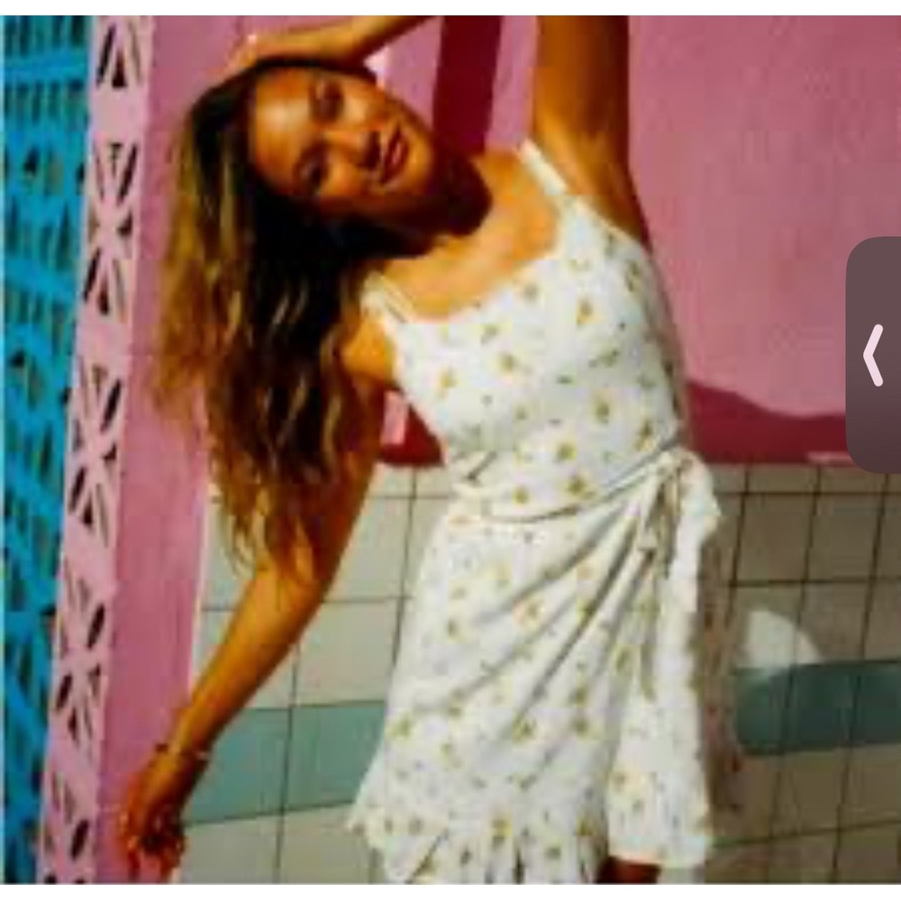 Hollister White Floral Mini Dress Tie‎ Waist Ruffle Hem Summer Sun Size S